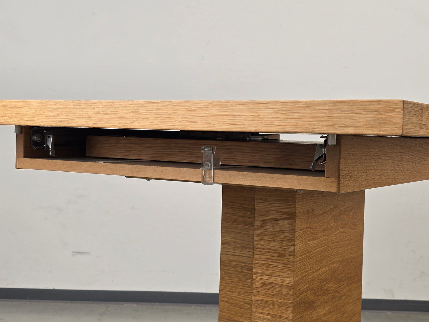 VARIANO ESSTISCH Eiche Ausziehbar Säulentisch Funktionstisch Edelstahl Modern