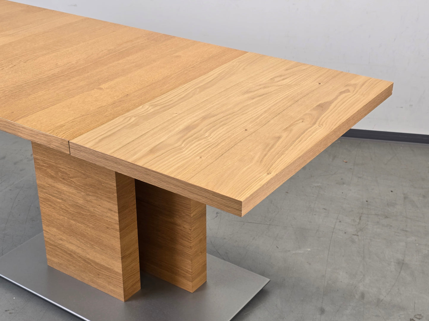 VARIANO ESSTISCH Eiche Ausziehbar Säulentisch Funktionstisch Edelstahl Modern