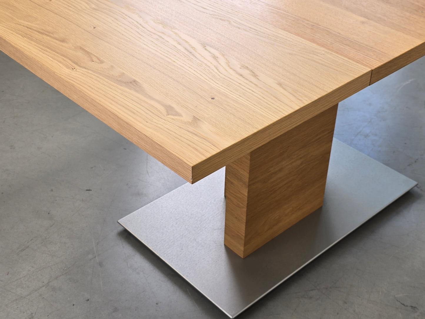 VARIANO ESSTISCH Eiche Ausziehbar Säulentisch Funktionstisch Edelstahl Modern