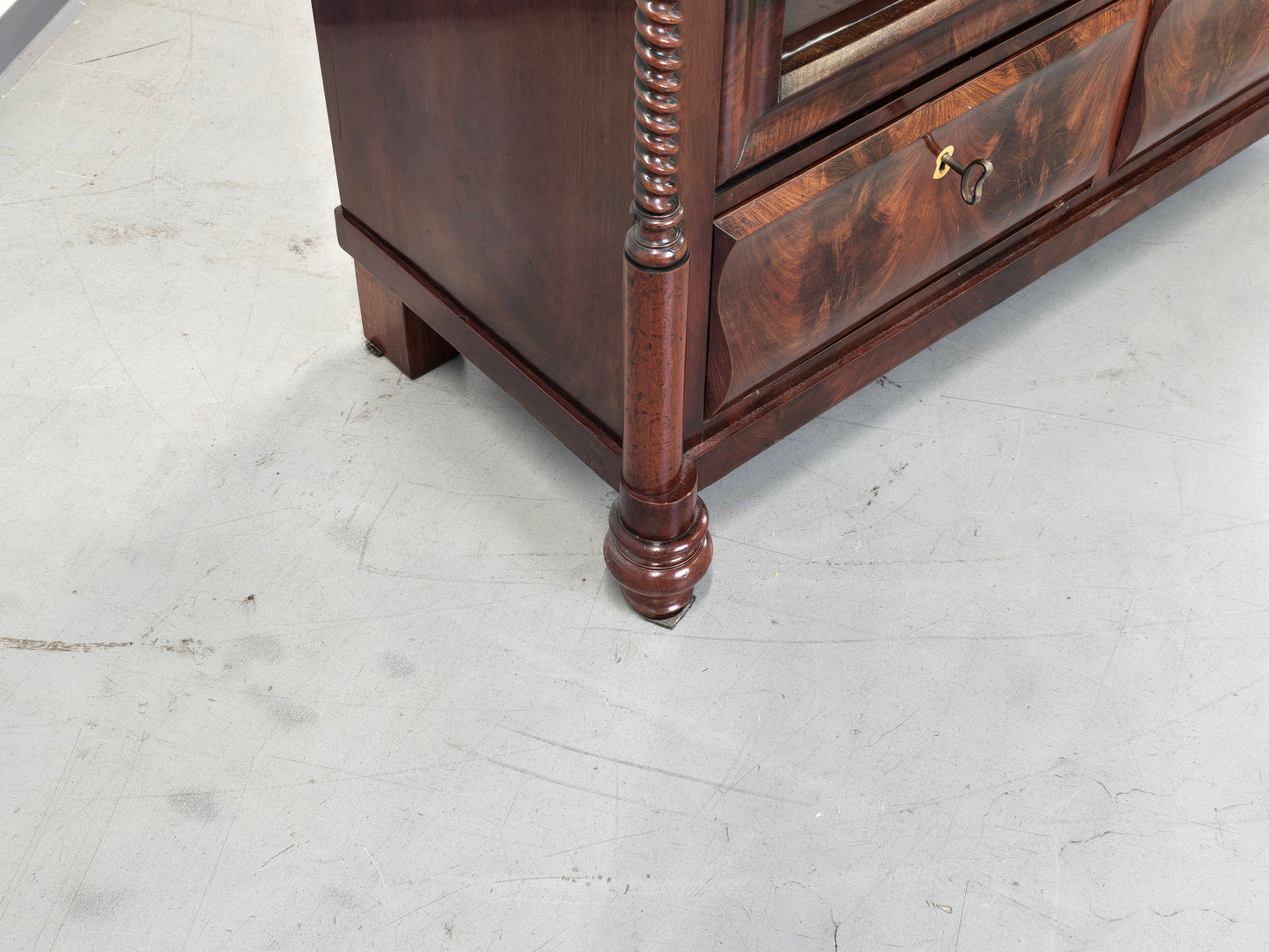 ANTIKE VITRINE Biedermeier Bücherschrank Mahagoni Schrank