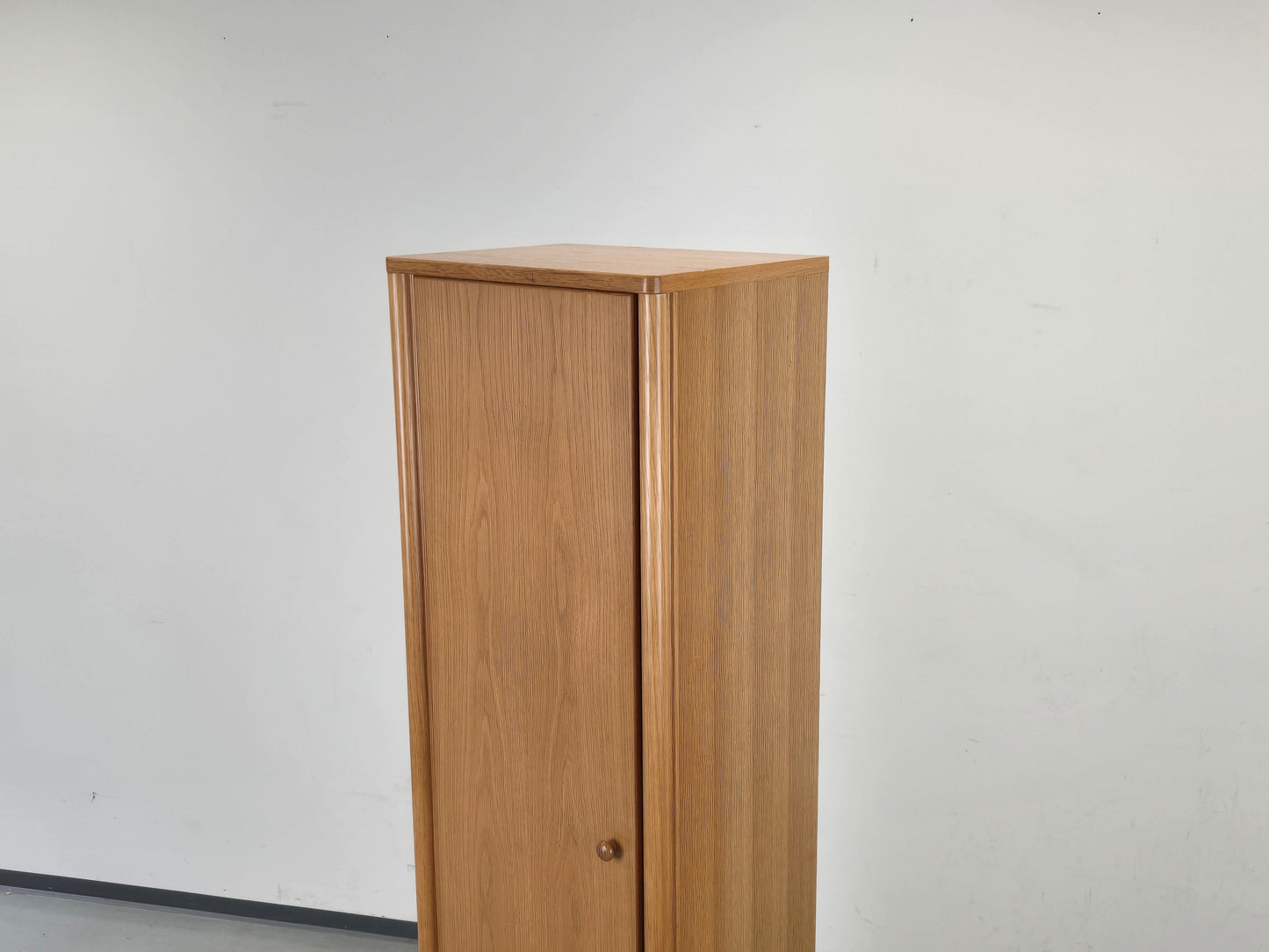 VINTAGE SCHRANK Eiche Besenschrank Design Highboard Garderobe Retro DB1