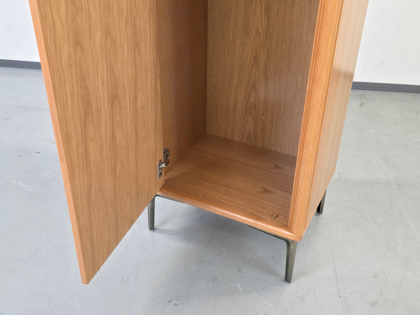 VINTAGE SCHRANK Eiche Besenschrank Design Highboard Garderobe Retro DB1