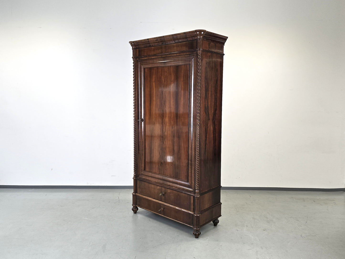 ANTIQUER SCHRANK Biedermeier Kleiderschrank Wäscheschrank Nussbaum Holz Antik