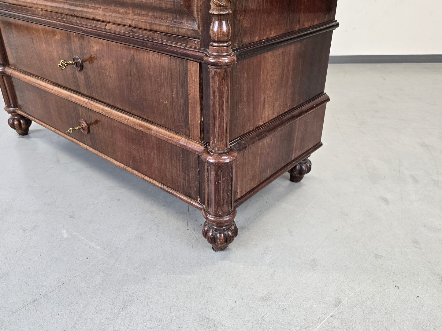 ANTIQUER SCHRANK Biedermeier Kleiderschrank Wäscheschrank Nussbaum Holz Antik