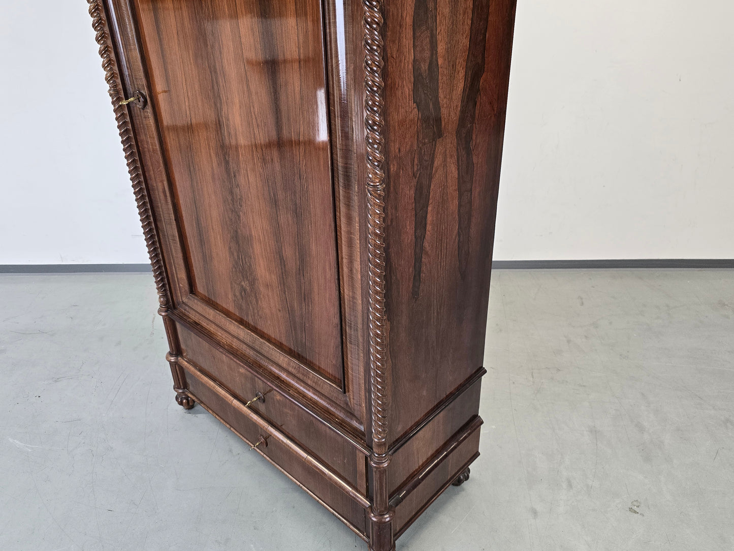 ANTIQUER SCHRANK Biedermeier Kleiderschrank Wäscheschrank Nussbaum Holz Antik