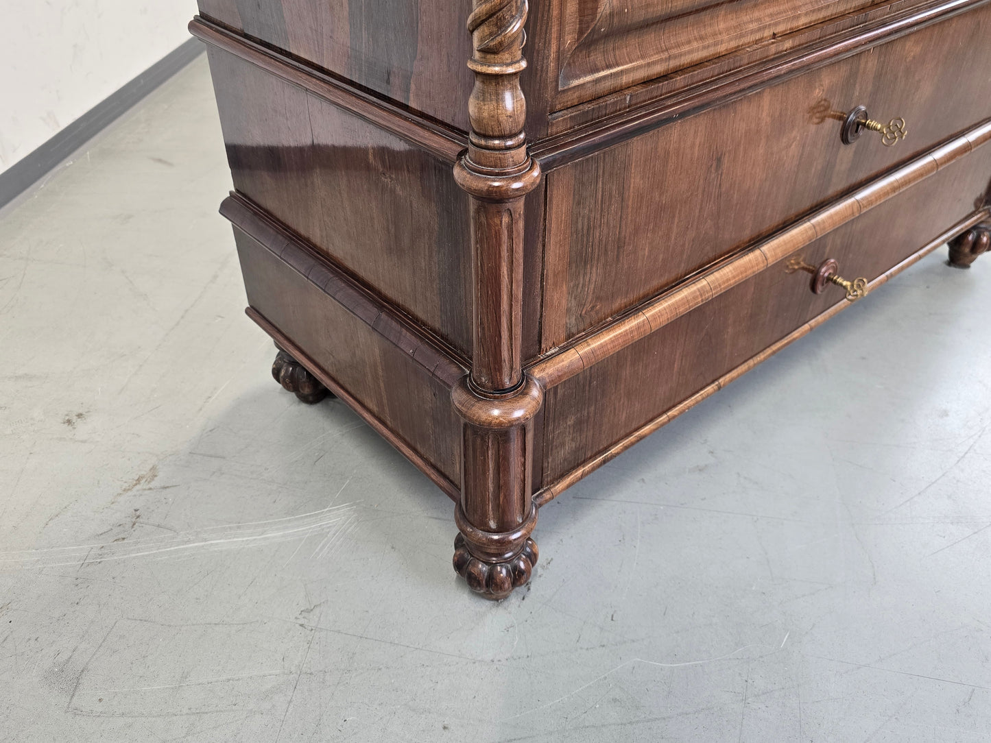 ANTIQUER SCHRANK Biedermeier Kleiderschrank Wäscheschrank Nussbaum Holz Antik