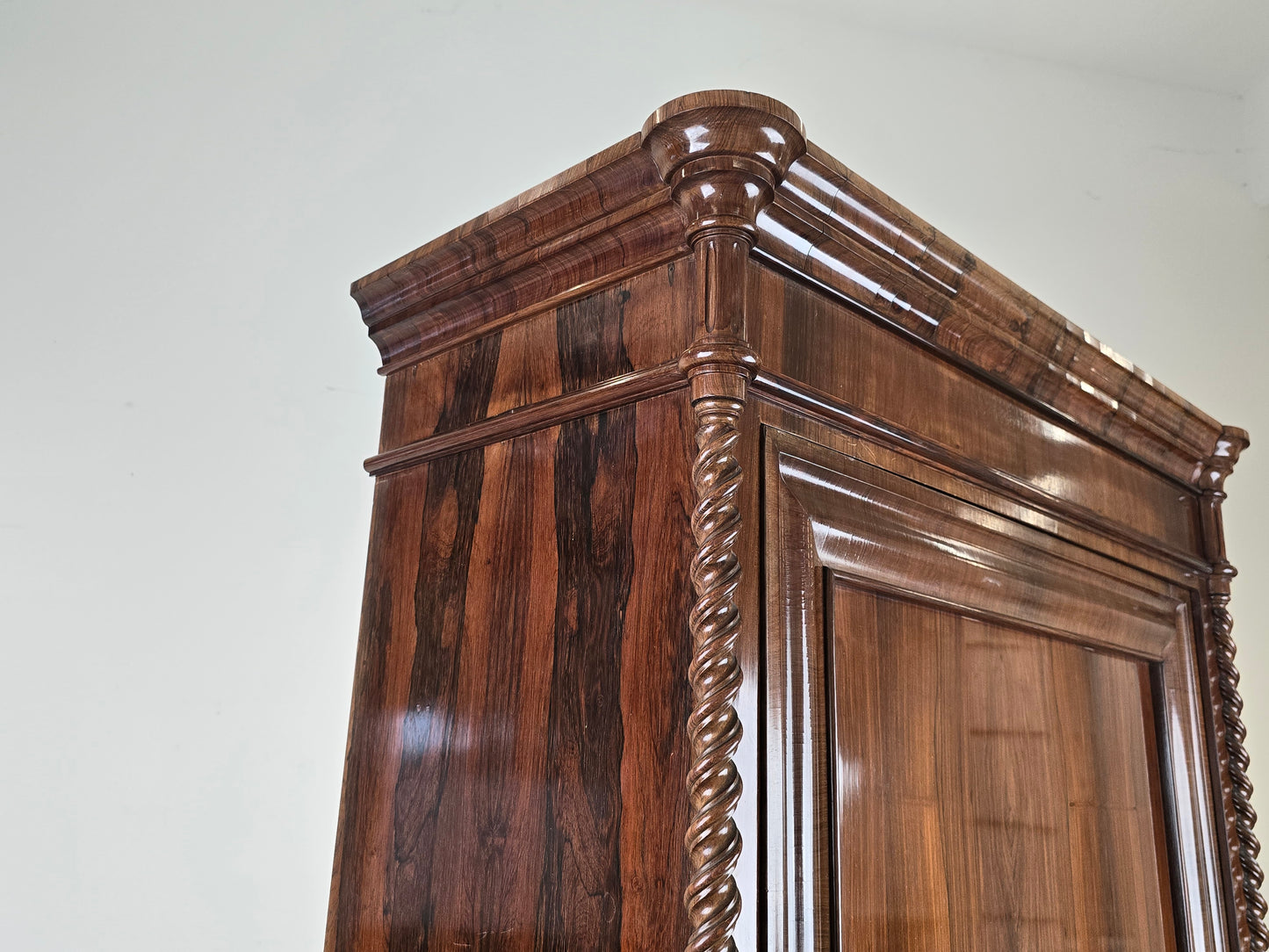 ANTIQUER SCHRANK Biedermeier Kleiderschrank Wäscheschrank Nussbaum Holz Antik
