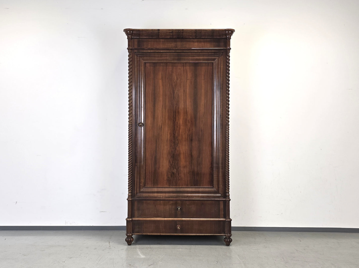 ANTIQUER SCHRANK Biedermeier Kleiderschrank Wäscheschrank Nussbaum Holz Antik
