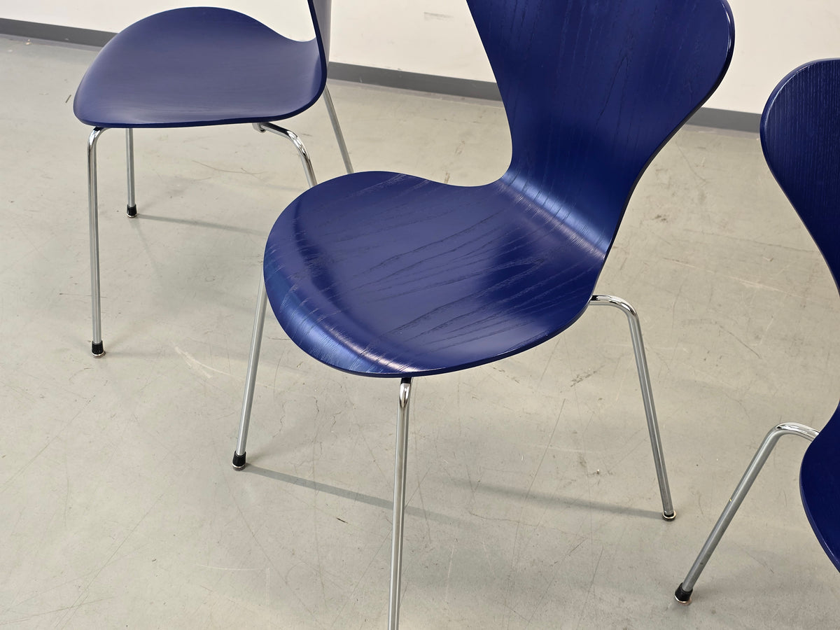 FRITZ HANSEN Serie 7 Stuhl Arne Jacobsen Blau 3107 Designer Stuhl
