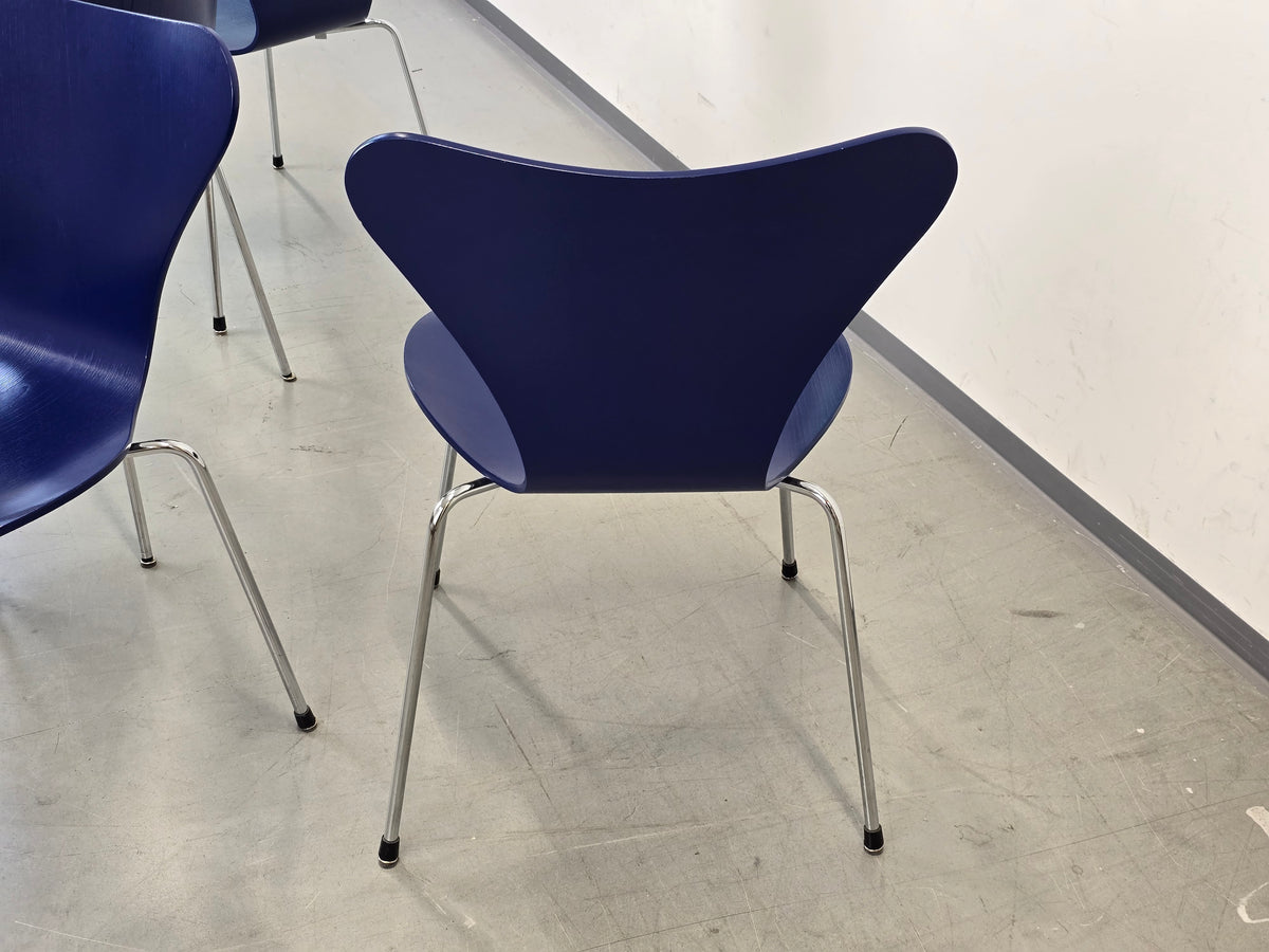 FRITZ HANSEN Serie 7 Stuhl Arne Jacobsen Blau 3107 Designer Stuhl