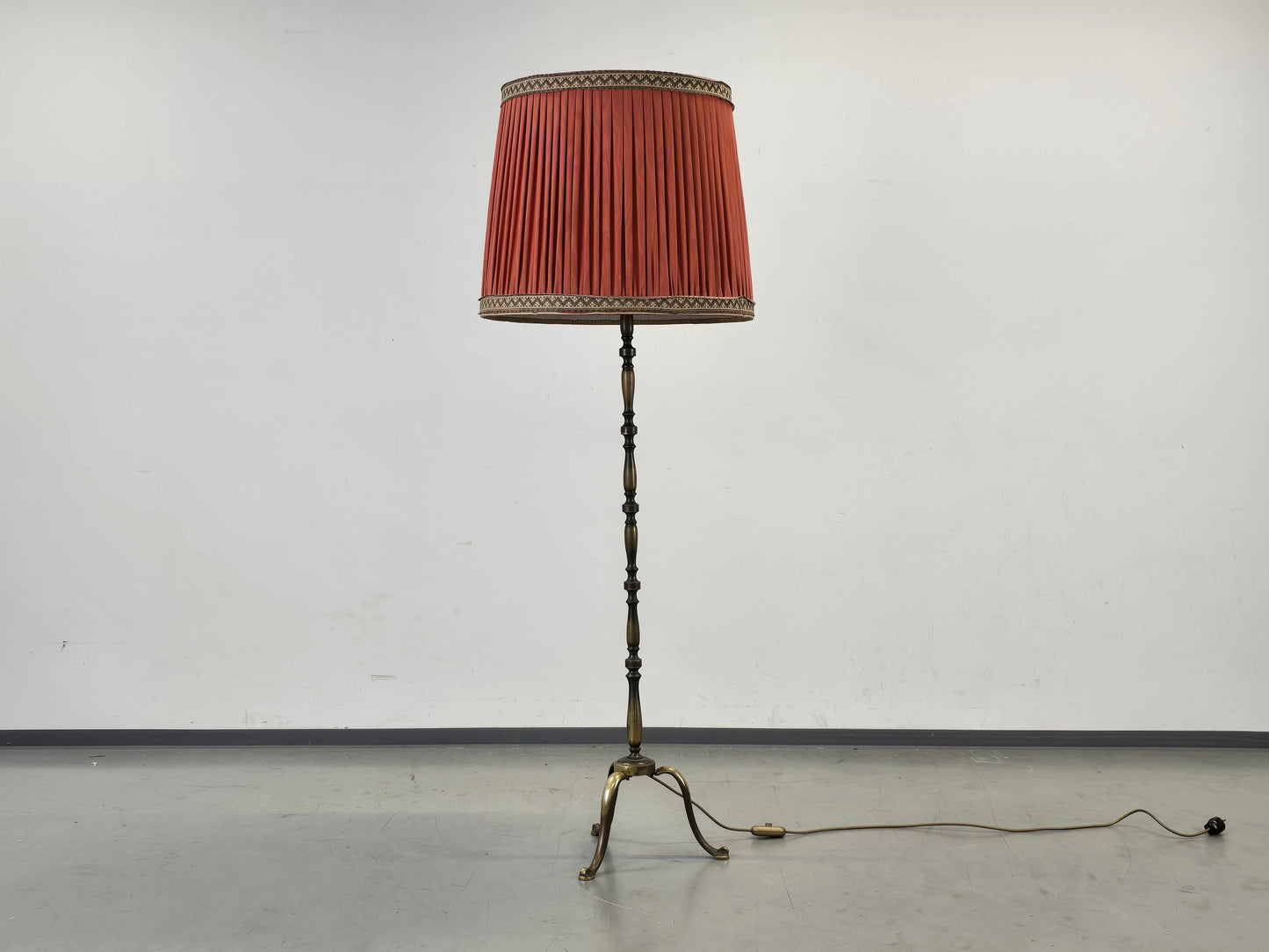 STEHLAMPE MESSING Vintage Mid Century Dreifuß Plissee Lampe 60er 70er Retro