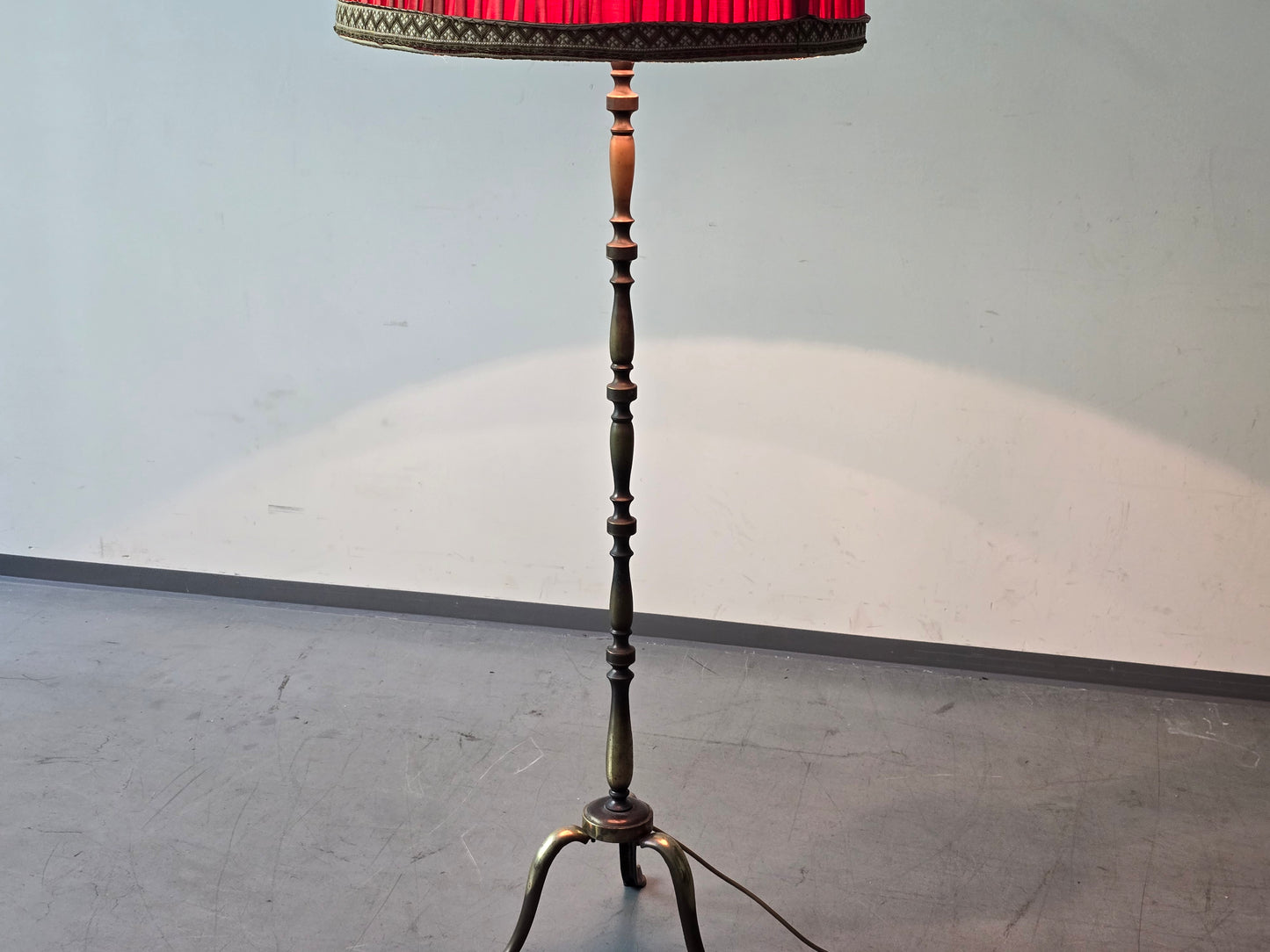 STEHLAMPE MESSING Vintage Mid Century Dreifuß Plissee Lampe 60er 70er Retro