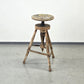 ATELIERHOCKER BILDHAUERHOCKER Dreibein Holz Spindel Vintage Hocker Antik