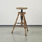 ATELIERHOCKER BILDHAUERHOCKER Dreibein Holz Spindel Vintage Hocker Antik