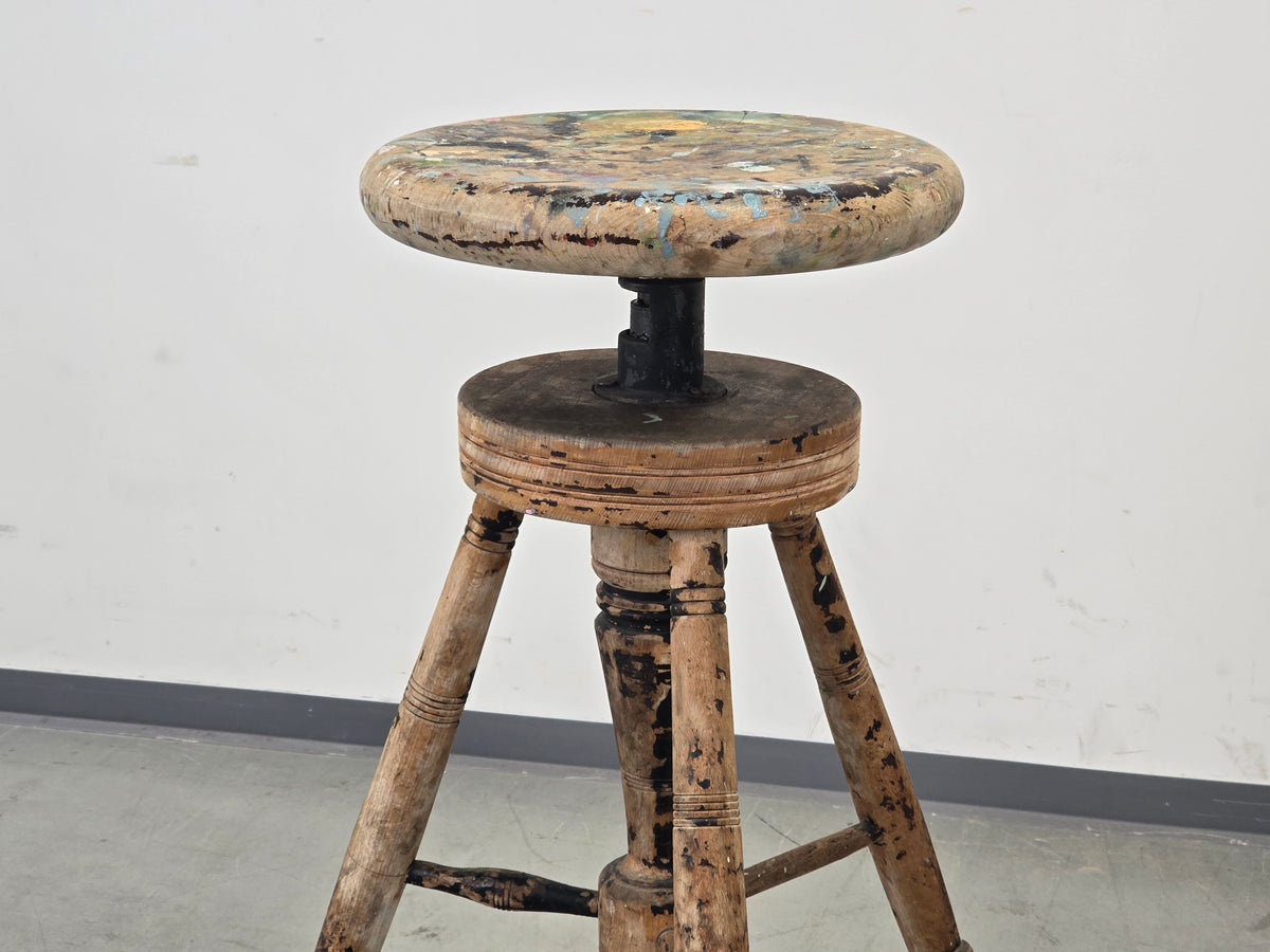 ATELIERHOCKER BILDHAUERHOCKER Dreibein Holz Spindel Vintage Hocker Antik