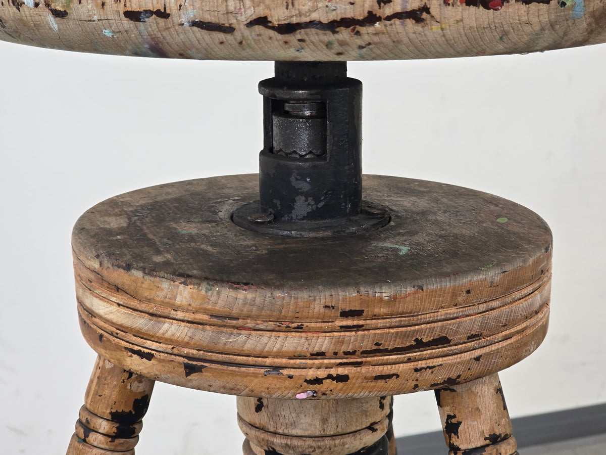 ATELIERHOCKER BILDHAUERHOCKER Dreibein Holz Spindel Vintage Hocker Antik