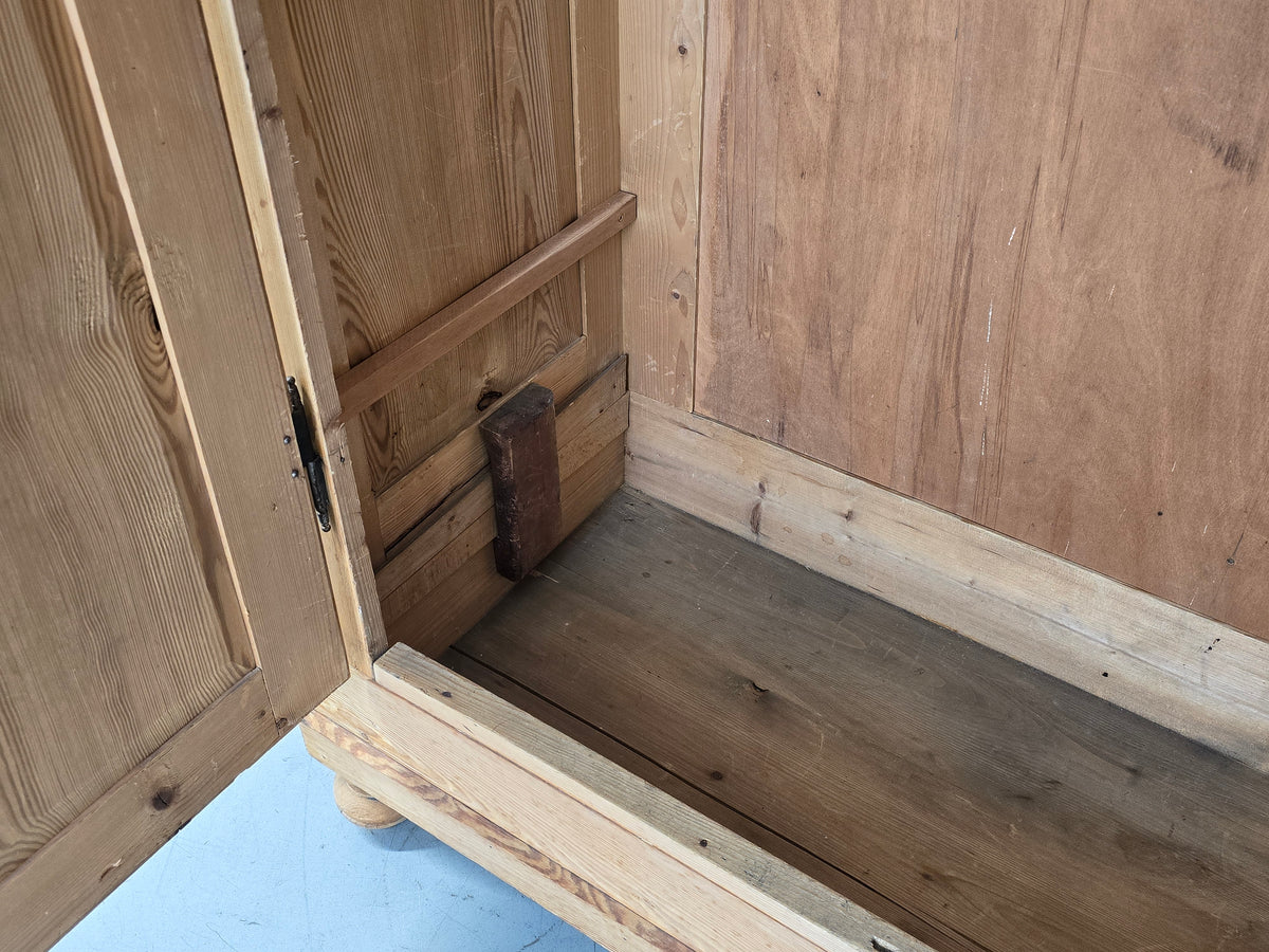 BAUERNSCHRANK WEICHHOLZ Antik Dielenschrank Schrank Biedermeier Kiefer