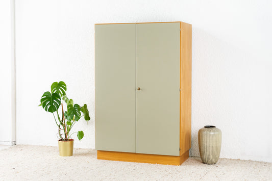 Kleiderschrank