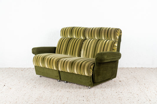 Vintage Sofa Zweisitzer Grün Samt Mid Century