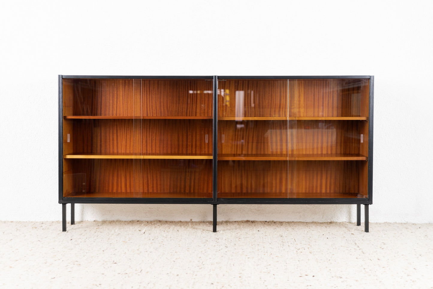 Sideboard / Vitrine