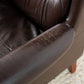 Sessel mit Hocker